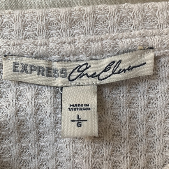 EXPRESS - Picture 3 of 3